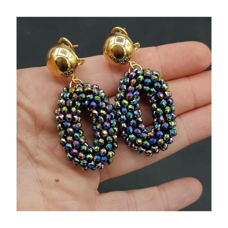Vergulde oorbellen ovale hanger van multi kleuren metallic kristallen
