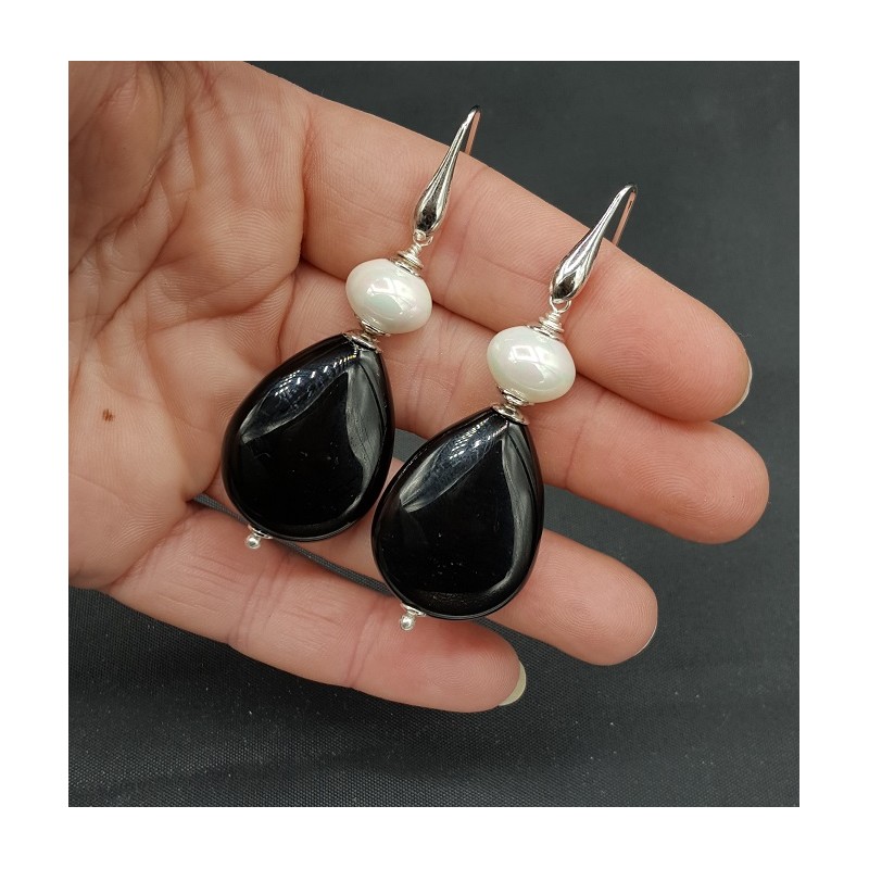 Oorbellen met schelp Parel en grote zwarte Onyx