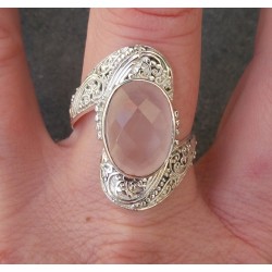 Zilveren ring gezet met ovale facet geslepen Rozenkwarts 19.7 mm
