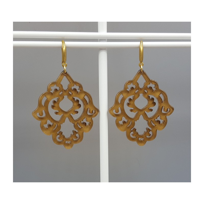 Oorbellen met bruine resin hanger