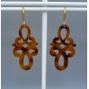 Oorbellen met bruine resin hanger