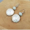 Oorbellen met ronde ivoor witte schelp en Amazoniet