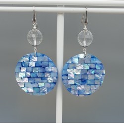 Oorbellen met ronde schelp hanger en Bergkristal