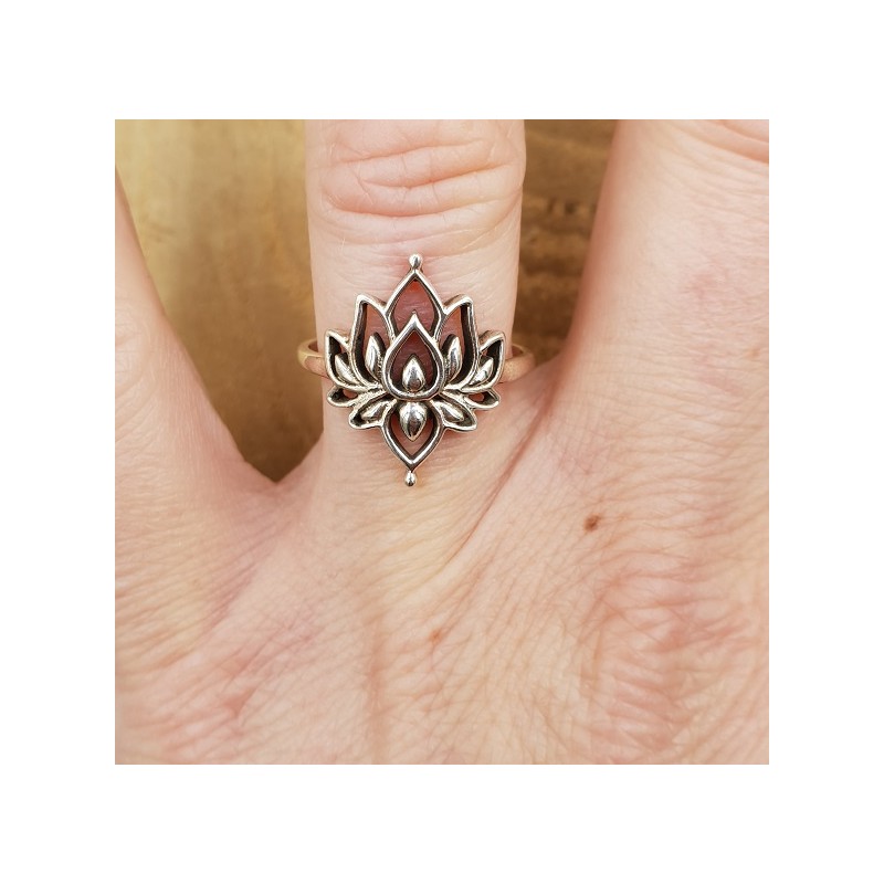 Zilveren ring met Lotus 16.5