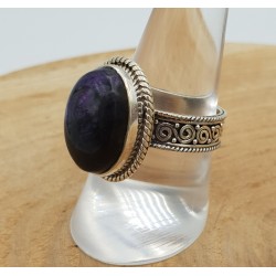 Zilveren ring gezet met Sugiliet in bewerkte setting 18 mm