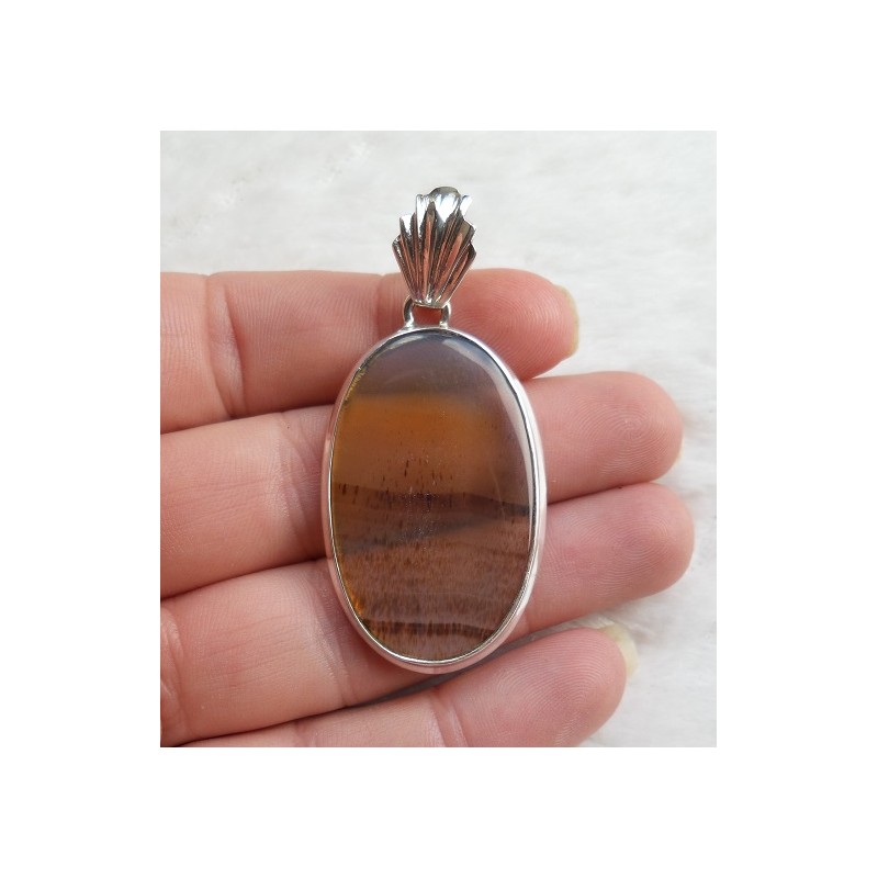 Zilveren hanger gezet met ovale Montana Agaat