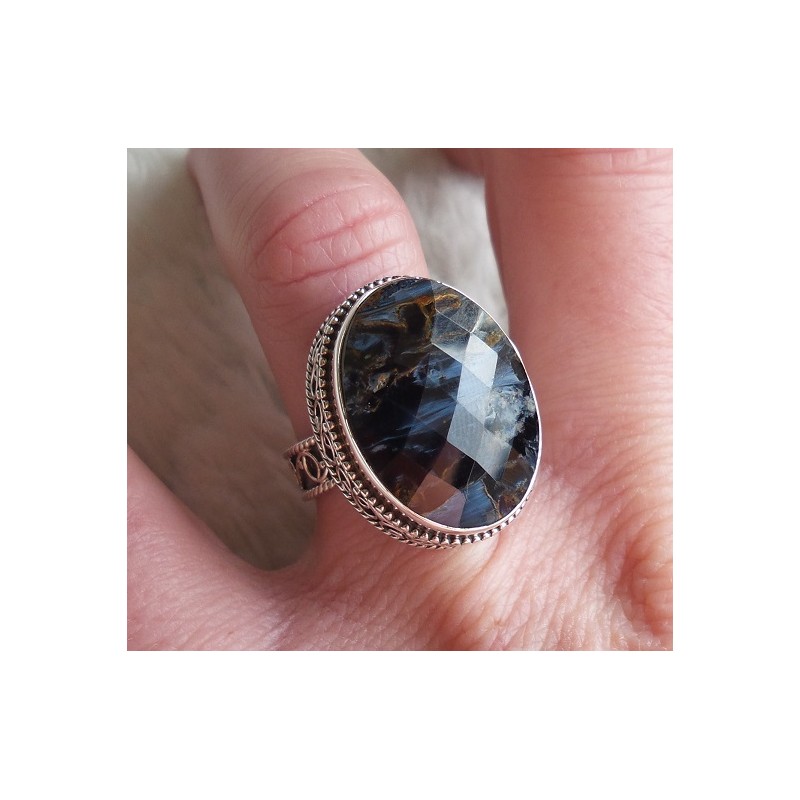 Zilveren ring met Pietersiet gezet in bewerkte setting 17.3 mm