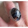 Zilveren ring met Pietersiet gezet in bewerkte setting 17.3 mm