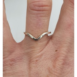Zilveren V ring 17 of 18 mm