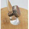 Zilveren ring met facet Rozenkwarts gezet in bewerkte setting 16.5 mm