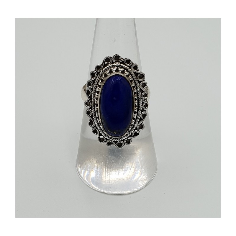 Zilveren ring met ovale Lapis Lazuli en bewerkte kop 17.3 mm