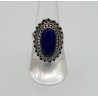 Zilveren ring met ovale Lapis Lazuli en bewerkte kop 17.3 mm