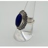 Zilveren ring met ovale Lapis Lazuli en bewerkte kop 17.3 mm