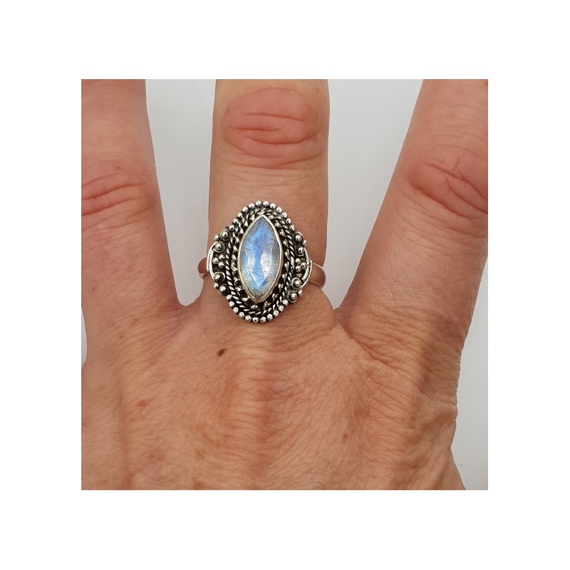Zilveren ring gezet met marquise facet Maansteen 18.5 mm