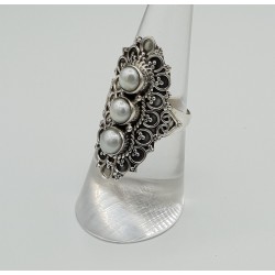 Zilveren ring gezet met Parels 16.5 mm