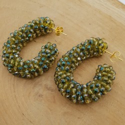 Glassberry creolen met sprankeling groene kristallen