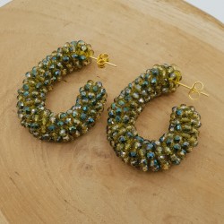 Glassberry creolen met sprankeling groene kristallen