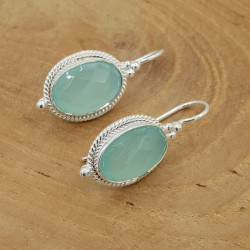 Zilveren oorbellen gezet met ovale facet aqua Chalcedoon