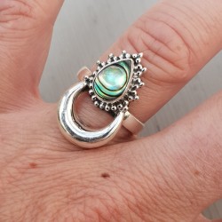 Zilveren maan ring gezet met Abalone schelp