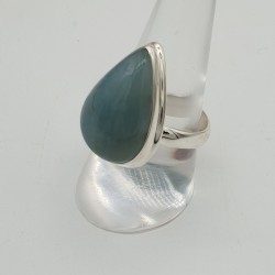Zilveren ring gezet met druppelvormige cabochon Aquamarijn 18.5 mm