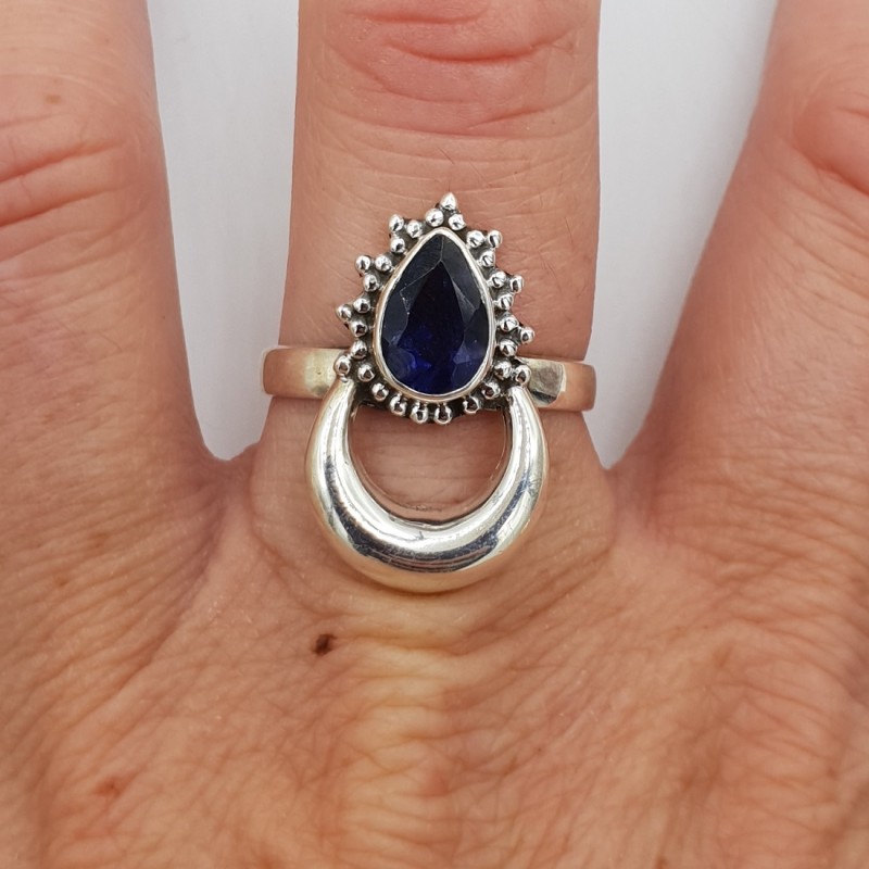 Zilveren maan ring gezet met Ioliet 18.5 mm