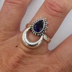 Zilveren maan ring gezet met Ioliet 18.5 mm