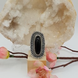 Zilveren ring met grote ovale bewerkte kop met zwarte Onyx 18.5 mm