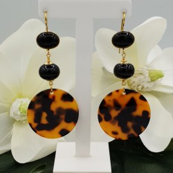 Vergulde oorbellen met zwarte Onyx en resin