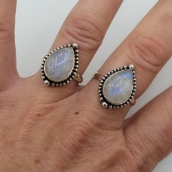 Zilveren ring met druppelvormige cabochon Maansteen 17.3 mm