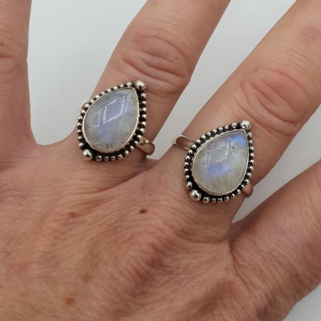 Zilveren ring met druppelvormige cabochon Maansteen 17.3 mm