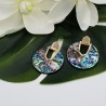 Goud kleurige oorbellen met Abalone schelp