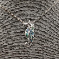 Zilveren hanger zeepaard gezet met Abalone schelp