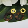 Vergulde oorbellen met ovale schildpad resin hanger