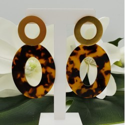 Vergulde oorbellen met ovale schildpad resin hanger