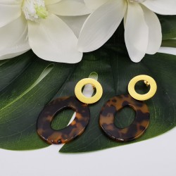Vergulde oorbellen met ovale schildpad resin hanger