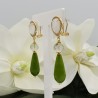 Goudkleurige oorbellen met witte Kattenoog groene Amethist en Jade