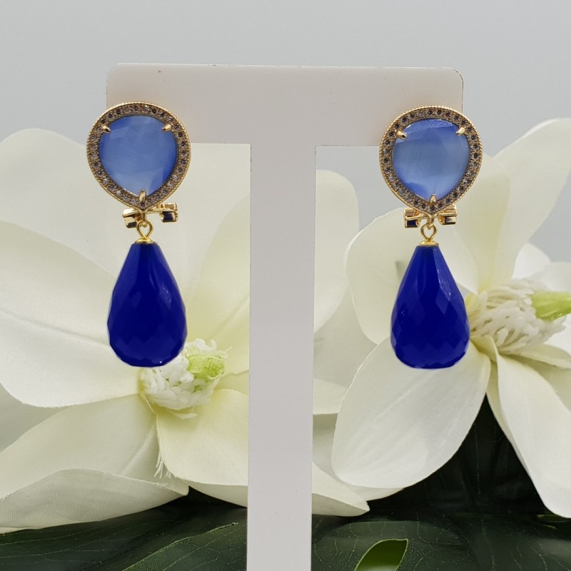 Vergulde oorbellen blauwe Kattenoog en blauw Chalcedoon
