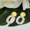 Oorbellen met marmer witte resin hanger