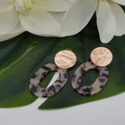 Oorbellen met schildpad resin hanger