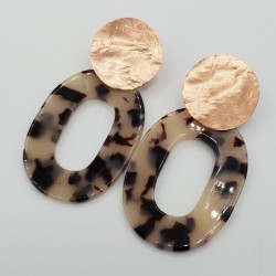 Oorbellen met schildpad resin hanger