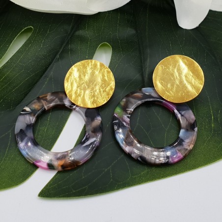Oorbellen met brede open ring van resin