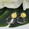 Oorbellen met brede open ring van resin