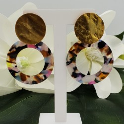 Oorbellen met brede open ring van resin