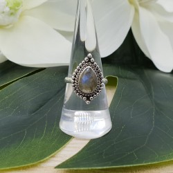 Zilveren ring met druppelvormige facet Labradoriet 17.3 mm