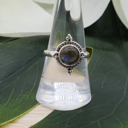 Zilveren ring gezet met ronde Labradoriet 17.5 mm