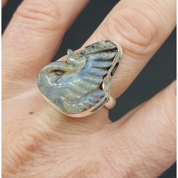 Zilveren ring gezet met zwaan van Boulder Opaal 19.3 mm