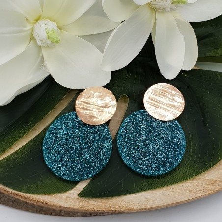 Rosé vergulde oorbellen met ronde glitter resin