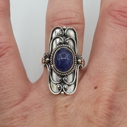 Zilveren ring gezet met ovale cabochon Tanzaniet 17.5 mm