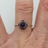 Zilveren ring gezet met kleine ronde Amethist 16.5 mm