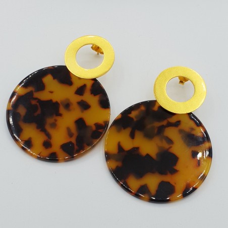 Vergulde oorbellen met grote schildpad resin hanger